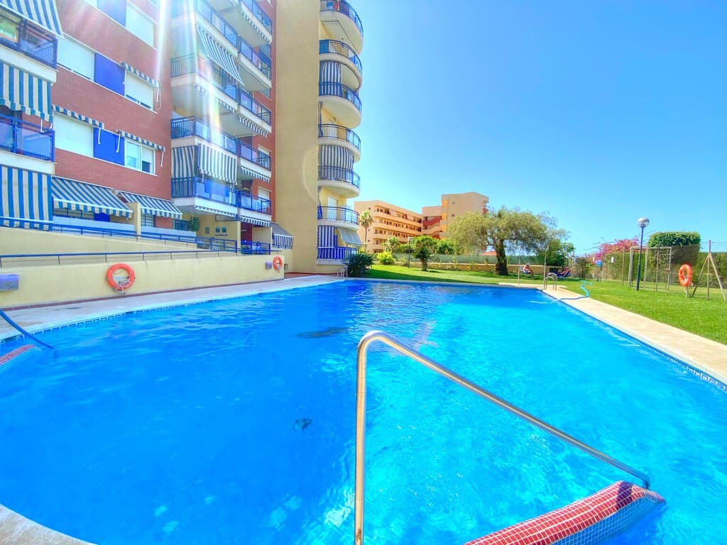 3 bedroom Apartment for rent in Benajarafe with pool - € 1,060 (Ref: 9824641)