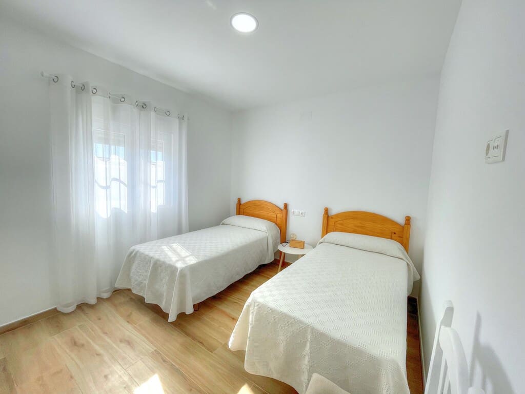 2 bedroom Townhouse for rent in Valle Niza with garage - € 800 (Ref: 9838962)