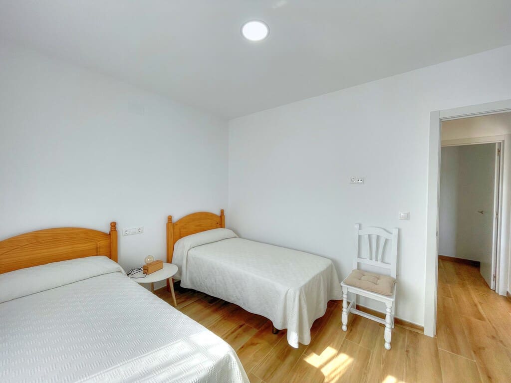 2 bedroom Townhouse for rent in Valle Niza with garage - € 800 (Ref: 9838962)