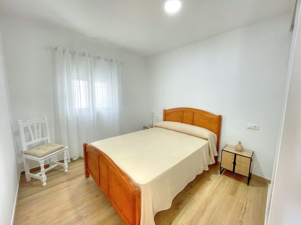 2 bedroom Townhouse for rent in Valle Niza with garage - € 800 (Ref: 9838962)