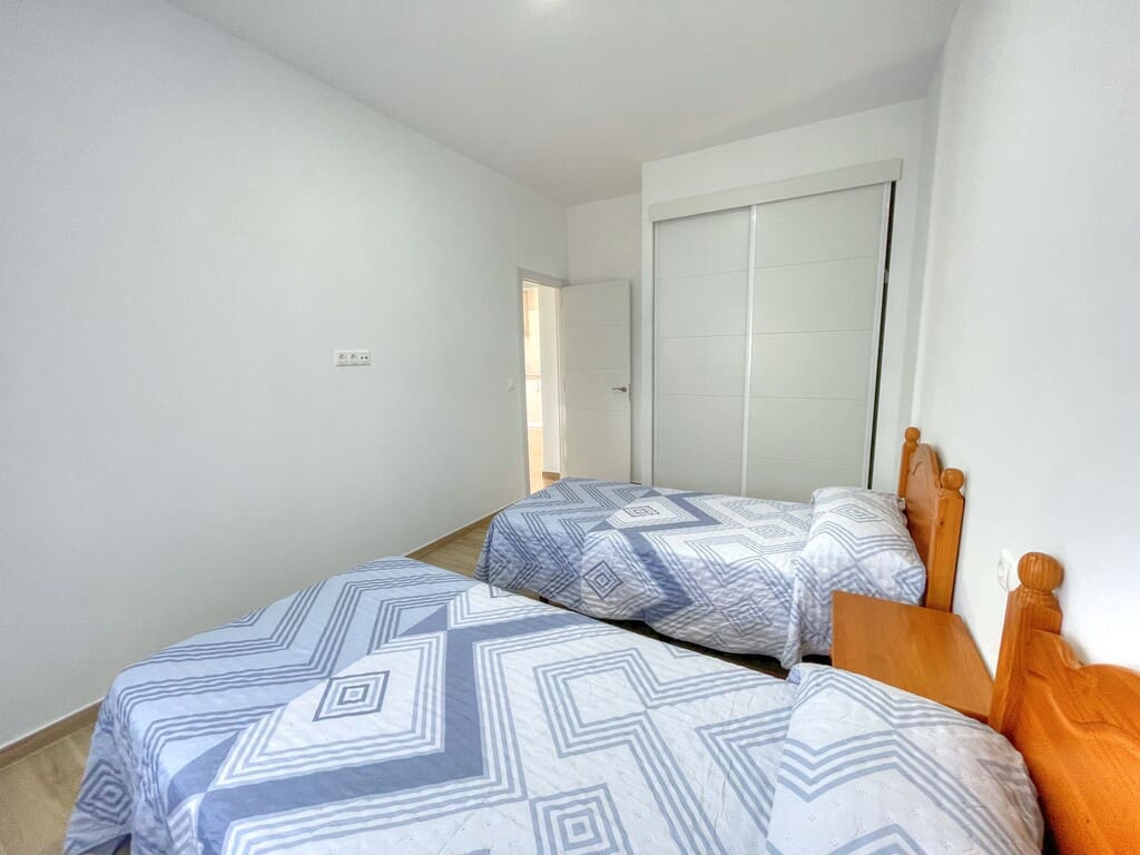 2 bedroom Townhouse for rent in Valle Niza with garage - € 800 (Ref: 9838963)