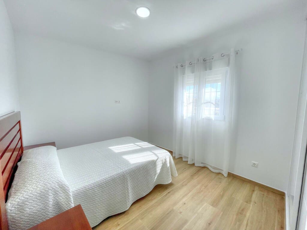 2 bedroom Townhouse for rent in Valle Niza with garage - € 800 (Ref: 9838963)