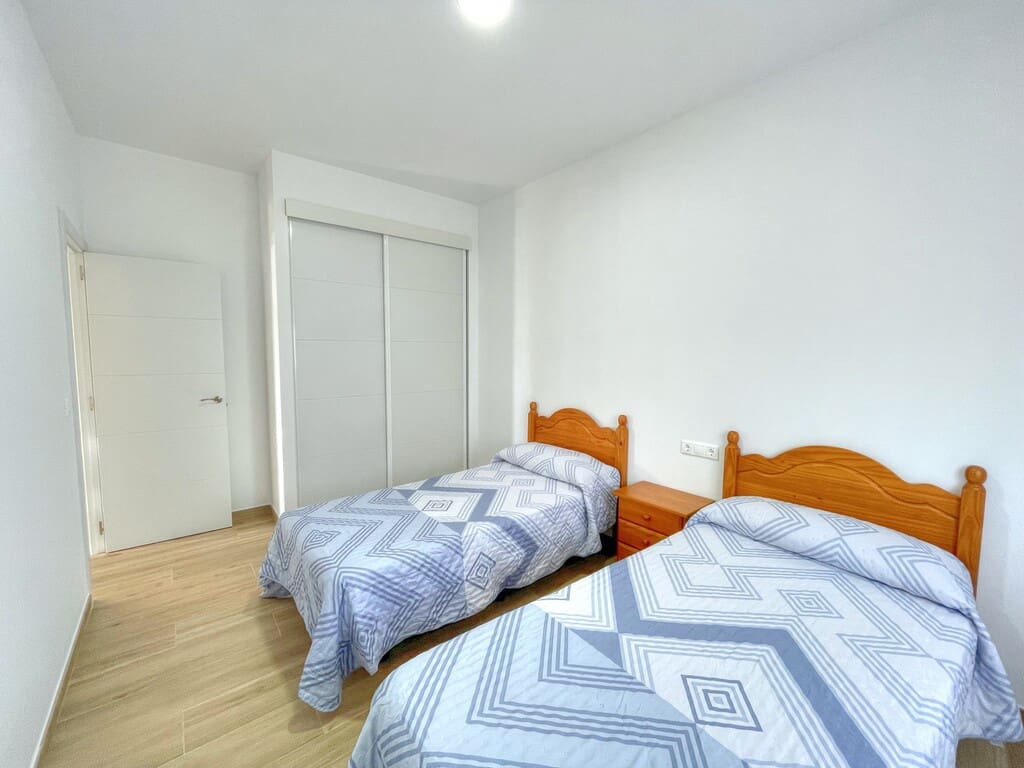 2 bedroom Townhouse for rent in Valle Niza with garage - € 800 (Ref: 9838963)