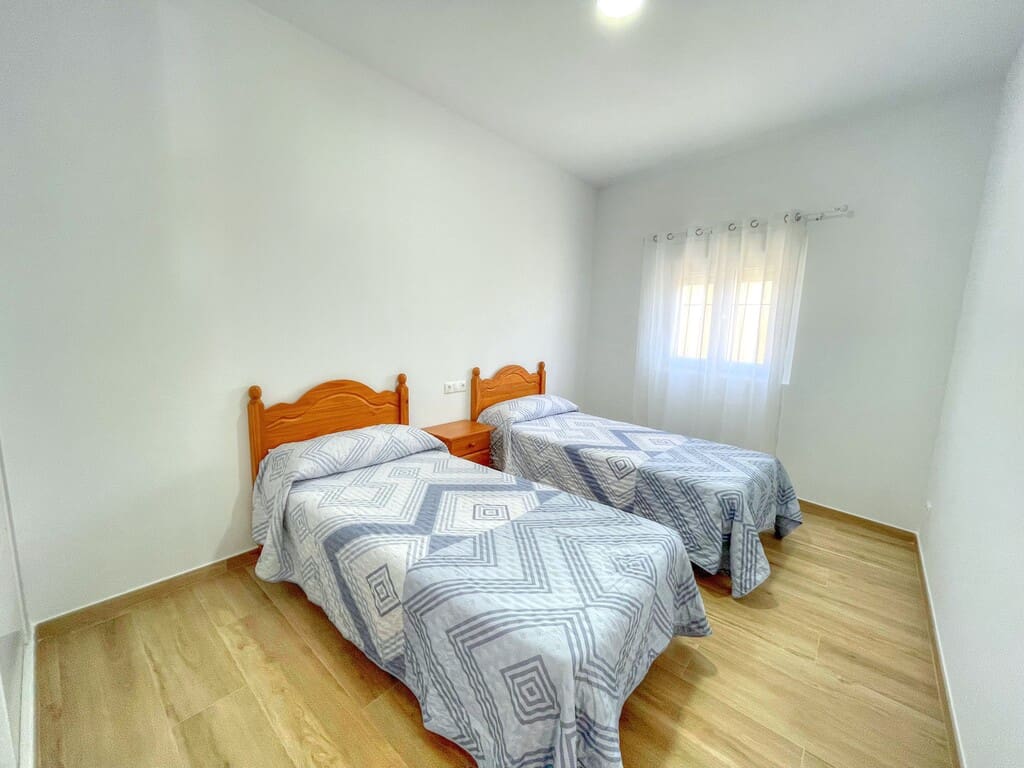 2 bedroom Townhouse for rent in Valle Niza with garage - € 800 (Ref: 9838963)