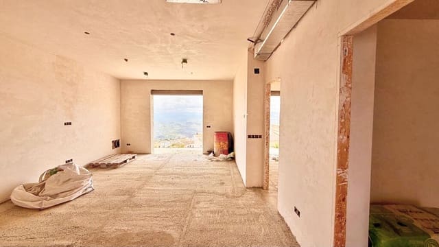 3 soveværelse Villa til salg i Periana med garage - € 190.000 (Ref: 9838964)