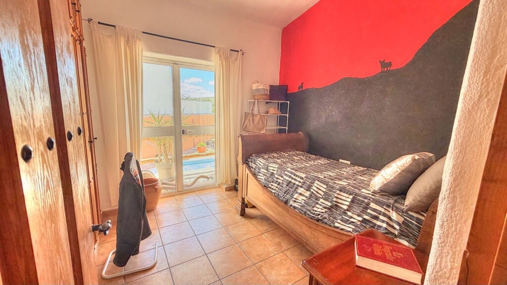 2 soveværelse Villa til salg i Periana med swimmingpool - € 245.000 (Ref: 9850928)