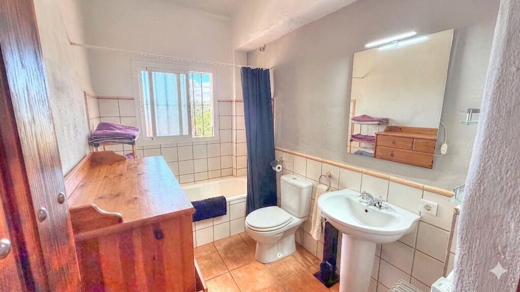 2 soveværelse Villa til salg i Periana med swimmingpool - € 245.000 (Ref: 9850928)