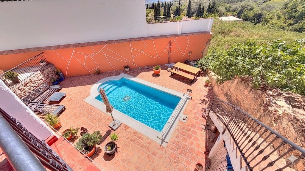 2 soveværelse Villa til salg i Periana med swimmingpool - € 245.000 (Ref: 9850928)