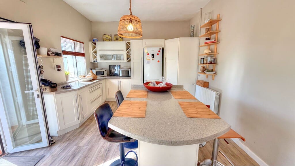 4 sovrum Finca/Hus på landet till salu i Benajarafe med pool garage - 650 000 € (Ref: 9857512)