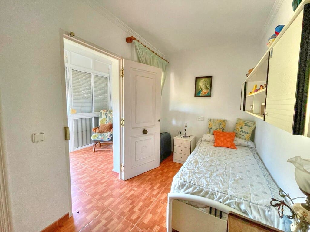 Casa de 2 habitaciones en Benajarafe en venta con piscina - 360.000 € (Ref: 9864722)