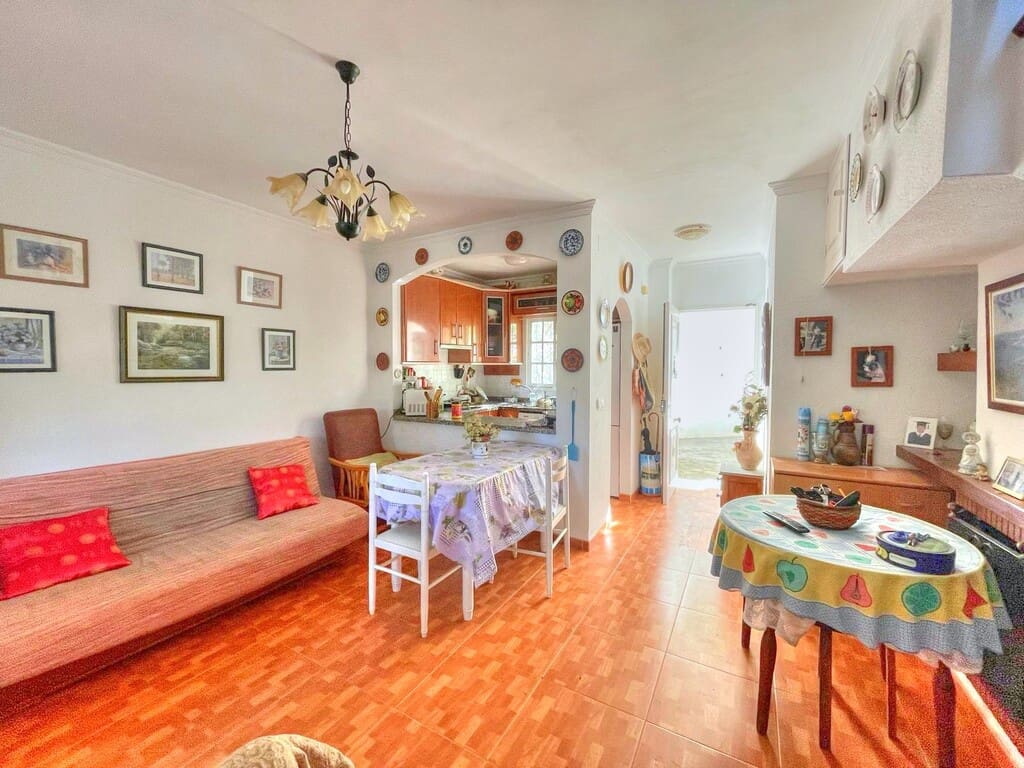 Casa de 2 habitaciones en Benajarafe en venta con piscina - 360.000 € (Ref: 9864722)