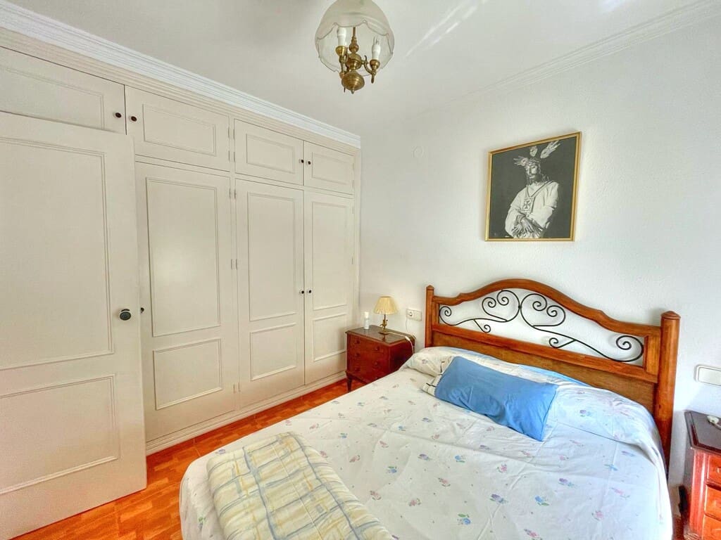 Casa de 2 habitaciones en Benajarafe en venta con piscina - 360.000 € (Ref: 9864722)