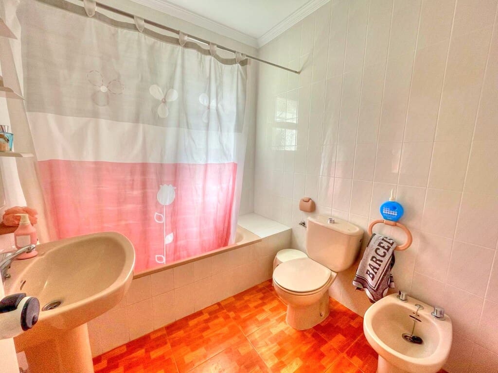 Casa de 2 habitaciones en Benajarafe en venta con piscina - 360.000 € (Ref: 9864722)
