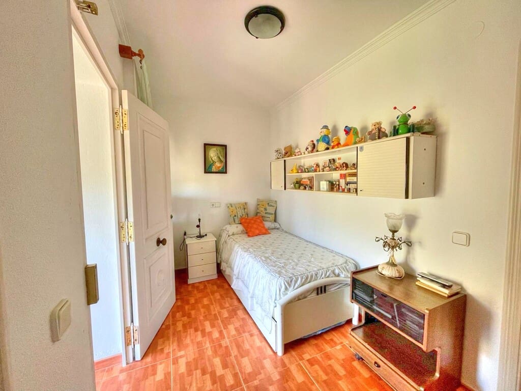 Casa de 2 habitaciones en Benajarafe en venta con piscina - 360.000 € (Ref: 9864722)