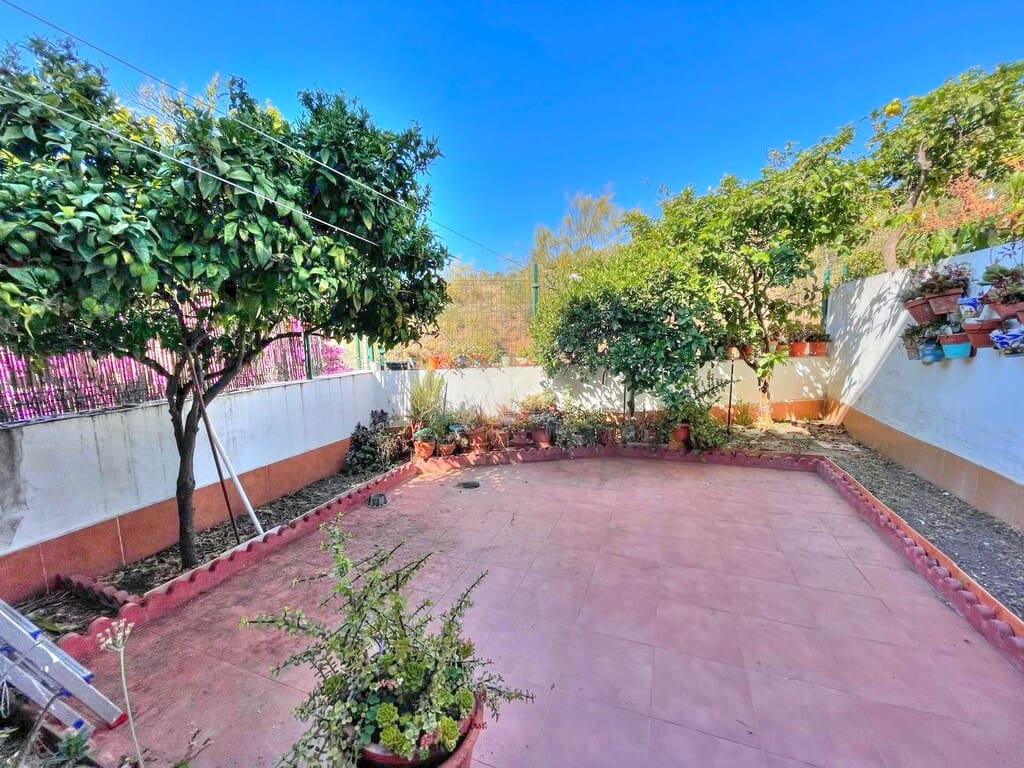 Casa de 2 habitaciones en Benajarafe en venta con piscina - 360.000 € (Ref: 9864722)