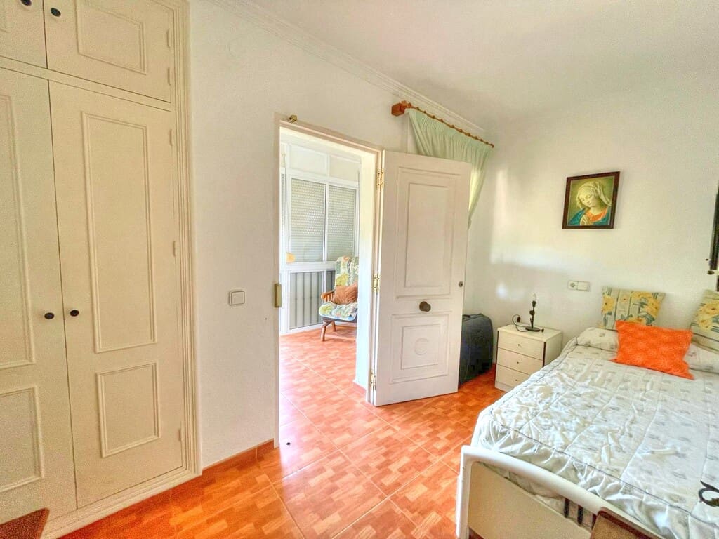 Casa de 2 habitaciones en Benajarafe en venta con piscina - 360.000 € (Ref: 9864722)