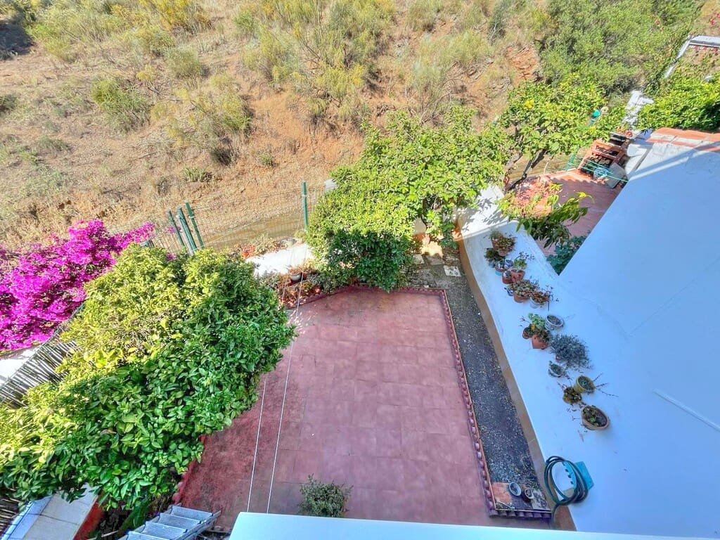 Casa de 2 habitaciones en Benajarafe en venta con piscina - 360.000 € (Ref: 9864722)