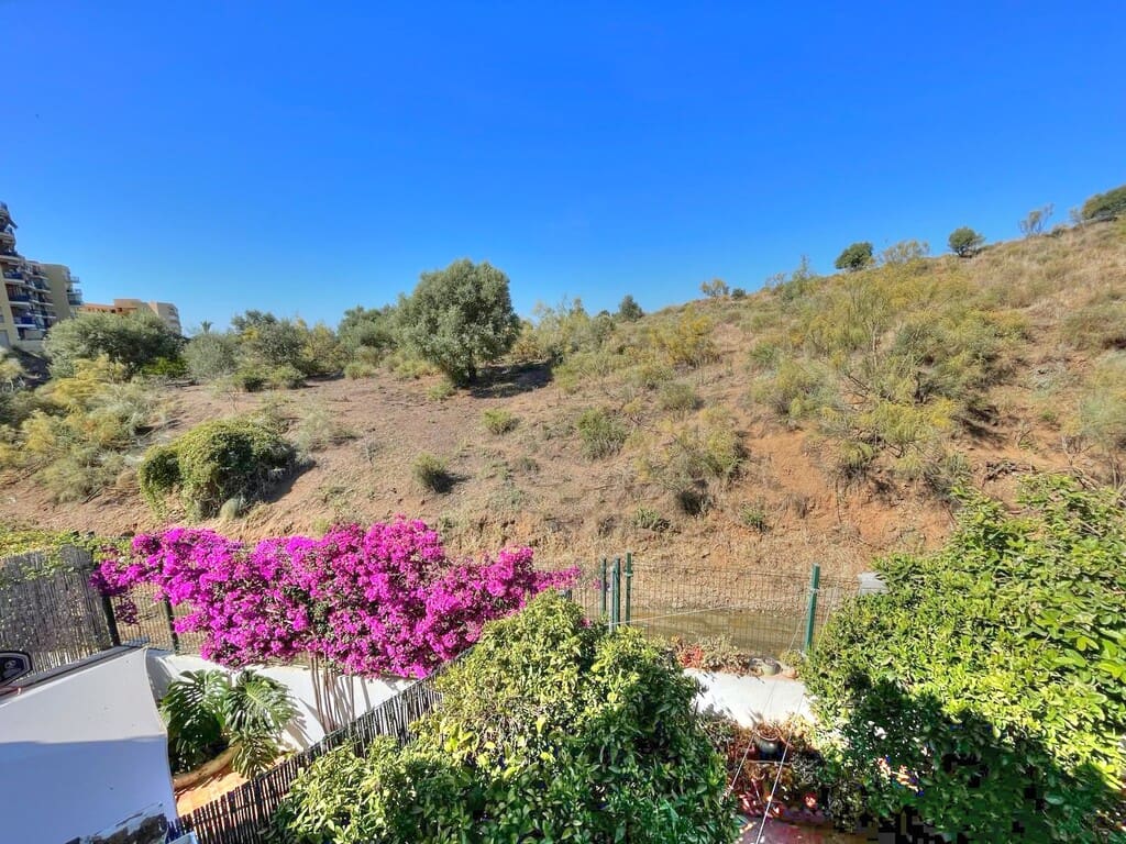 Casa de 2 habitaciones en Benajarafe en venta con piscina - 360.000 € (Ref: 9864722)