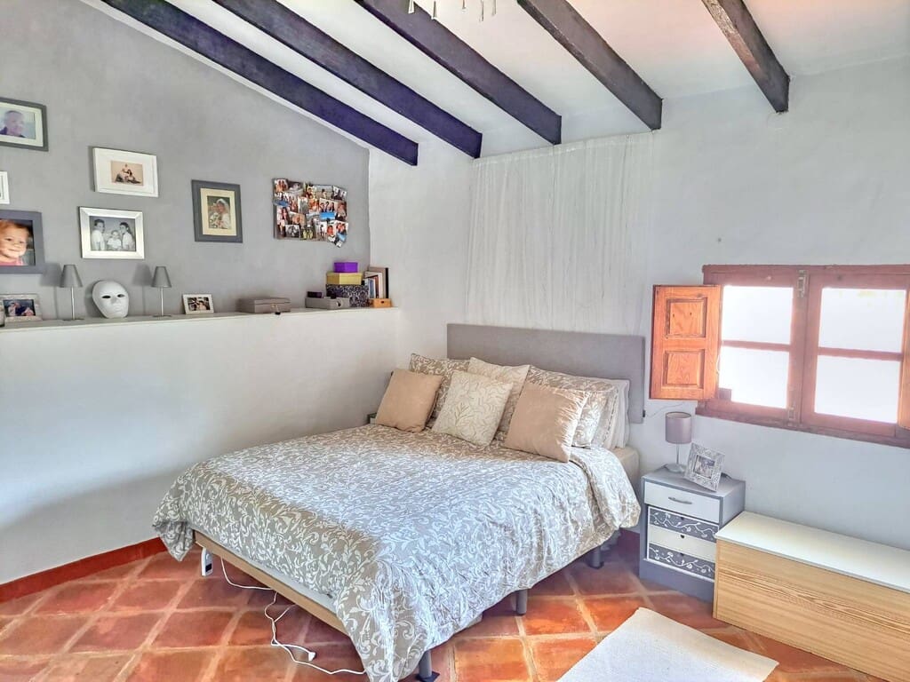 5 bedroom Townhouse for sale in Macharaviaya - € 349,000 (Ref: 9864723)