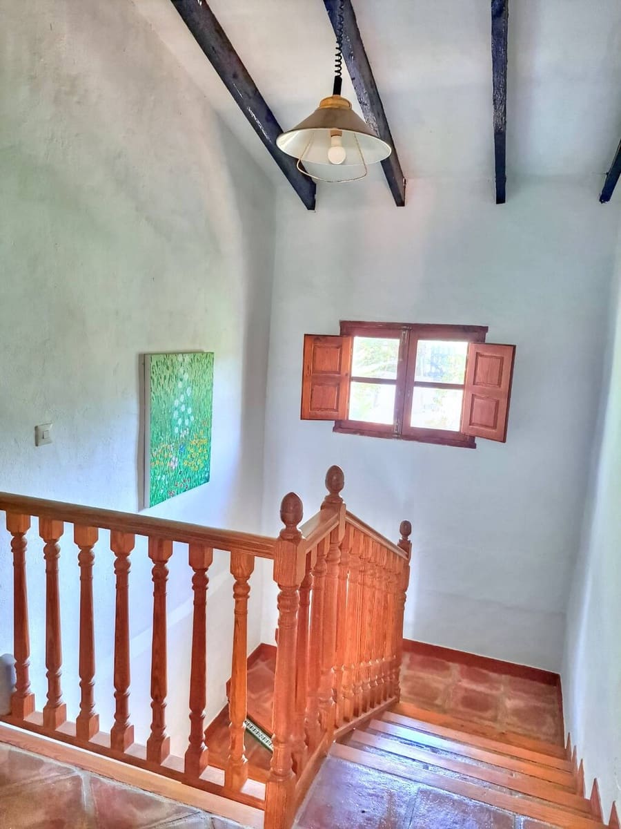 5 bedroom Townhouse for sale in Macharaviaya - € 349,000 (Ref: 9864723)