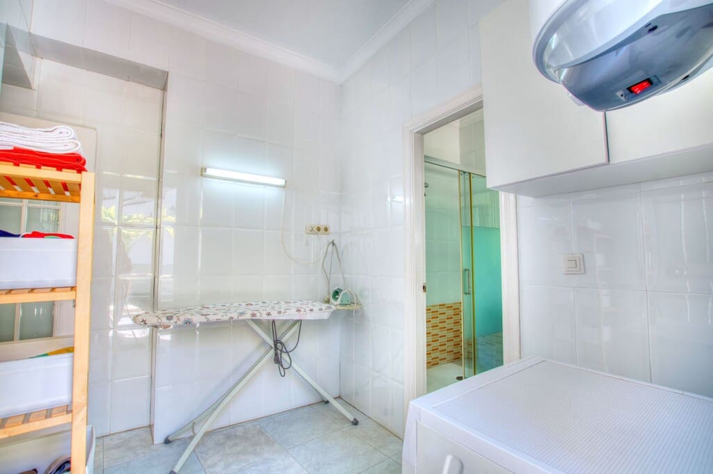 12 chambre Villa/Maison à vendre à Velez-Malaga avec piscine - 1 100 000 € (Ref: 9896260)