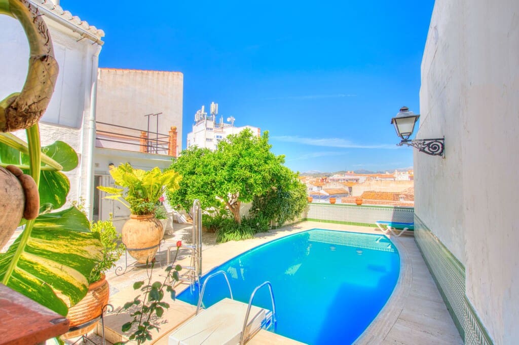 12 chambre Villa/Maison à vendre à Velez-Malaga avec piscine - 1 100 000 € (Ref: 9896260)