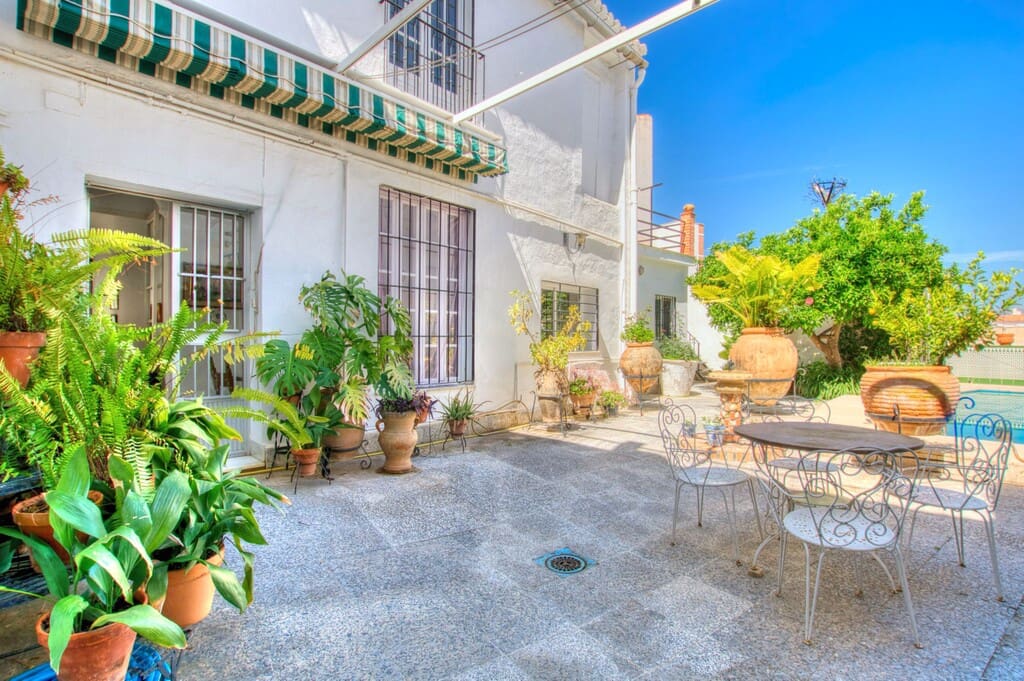 12 chambre Villa/Maison à vendre à Velez-Malaga avec piscine - 1 100 000 € (Ref: 9896260)