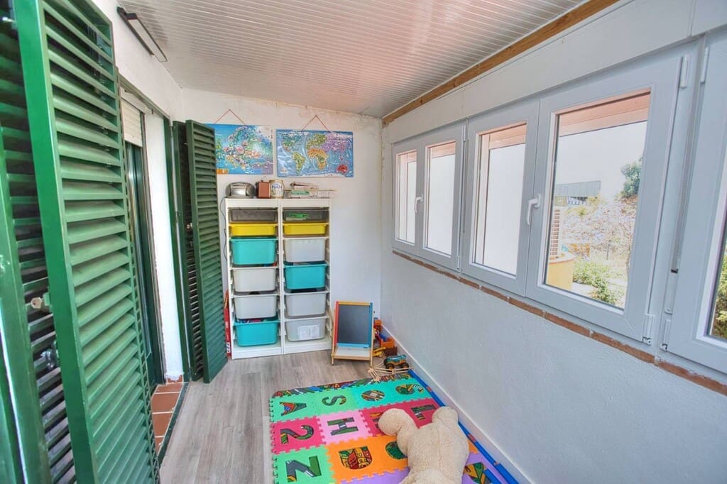 3 soveværelse Byhus til salg i Torre de Benagalbon med swimmingpool garage - € 480.000 (Ref: 9937577)
