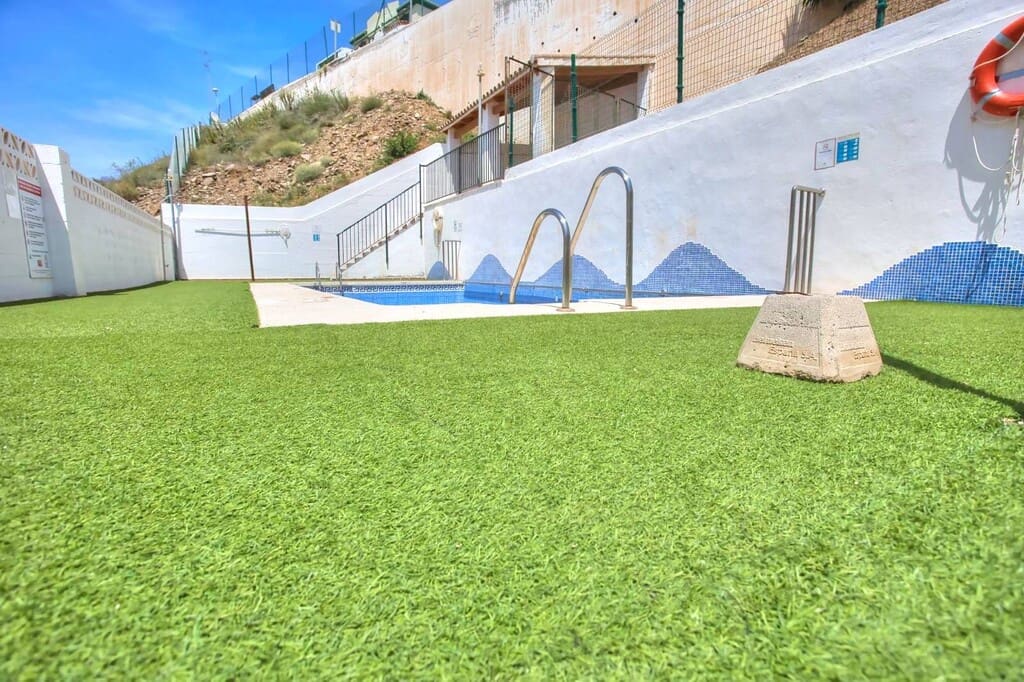 3 soveværelse Byhus til salg i Torre de Benagalbon med swimmingpool garage - € 480.000 (Ref: 9937577)