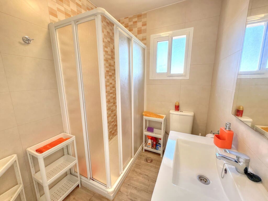 3 bedroom Apartment for rent in Benajarafe with pool - € 1,000 (Ref: 9941784)
