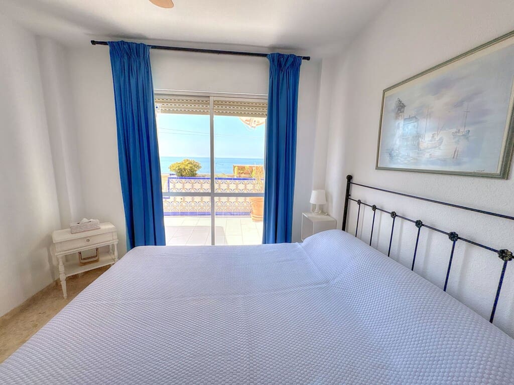 3 bedroom Apartment for rent in Benajarafe with pool - € 1,000 (Ref: 9941784)