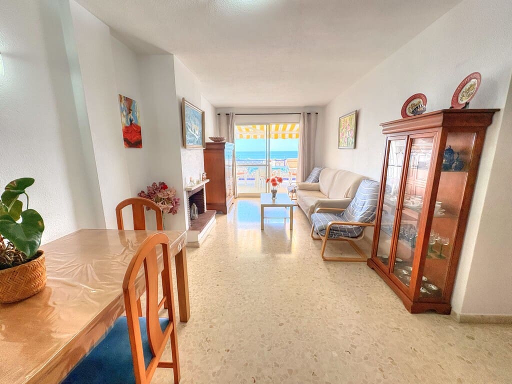 3 bedroom Apartment for rent in Benajarafe with pool - € 1,000 (Ref: 9941784)