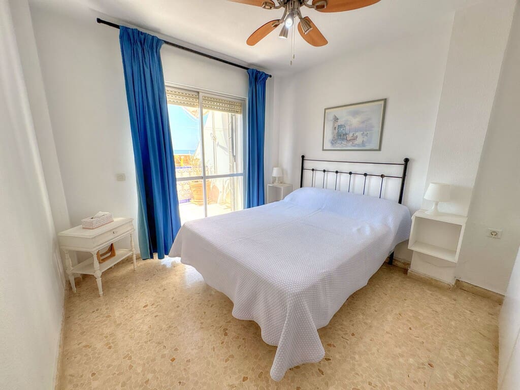 3 bedroom Apartment for rent in Benajarafe with pool - € 1,000 (Ref: 9941784)