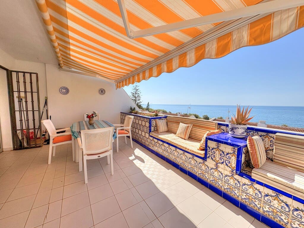 3 bedroom Apartment for rent in Benajarafe with pool - € 1,000 (Ref: 9941784)