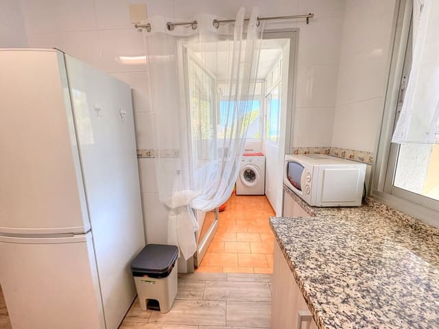 4 soveværelse Lejlighed til leje i Benajarafe, Vélez-Málaga med swimmingpool garage - € 1.000 (Ref: 9941784)