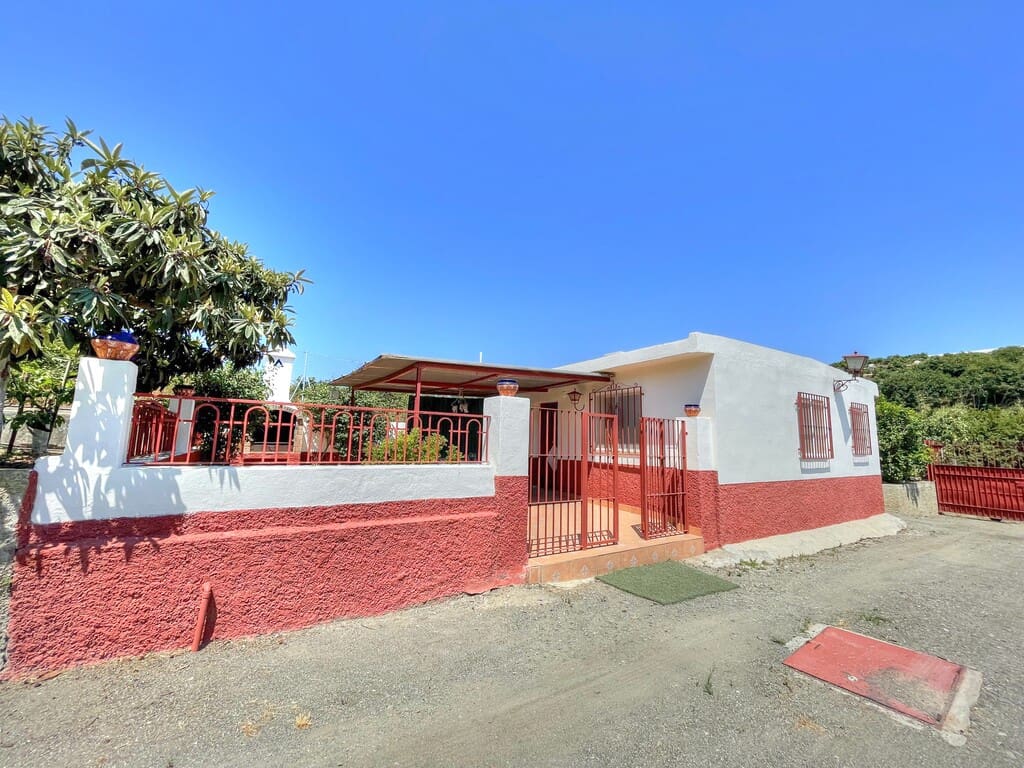 3 slaapkamer Finca/Landhuis te koop in Benamocarra met garage - € 295.000 (Ref: 9959311)
