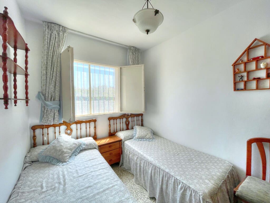3 slaapkamer Finca/Landhuis te koop in Benamocarra met garage - € 295.000 (Ref: 9959311)