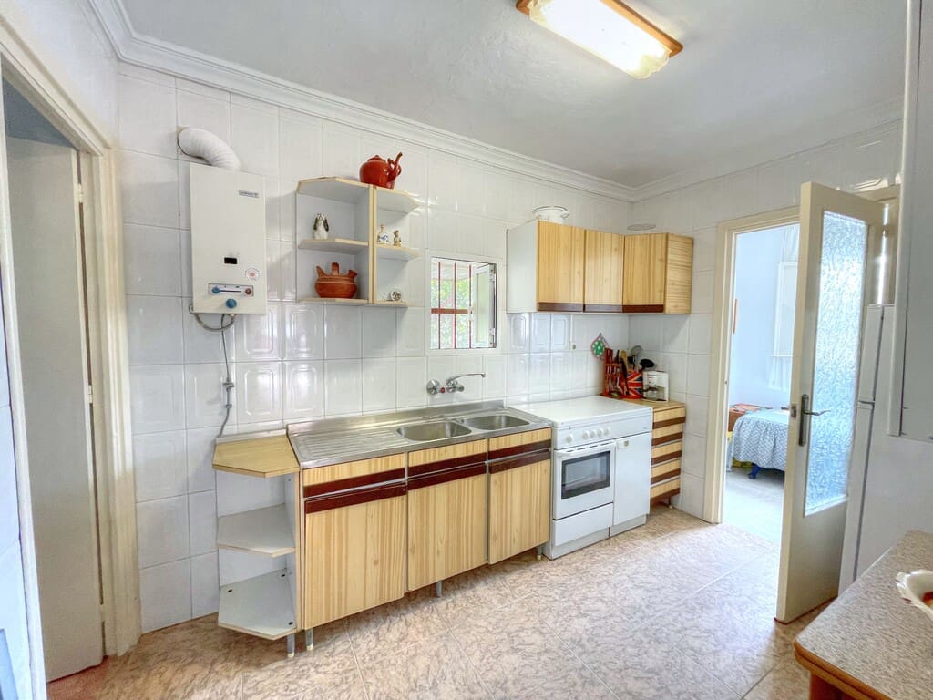 3 slaapkamer Finca/Landhuis te koop in Benamocarra met garage - € 295.000 (Ref: 9959311)