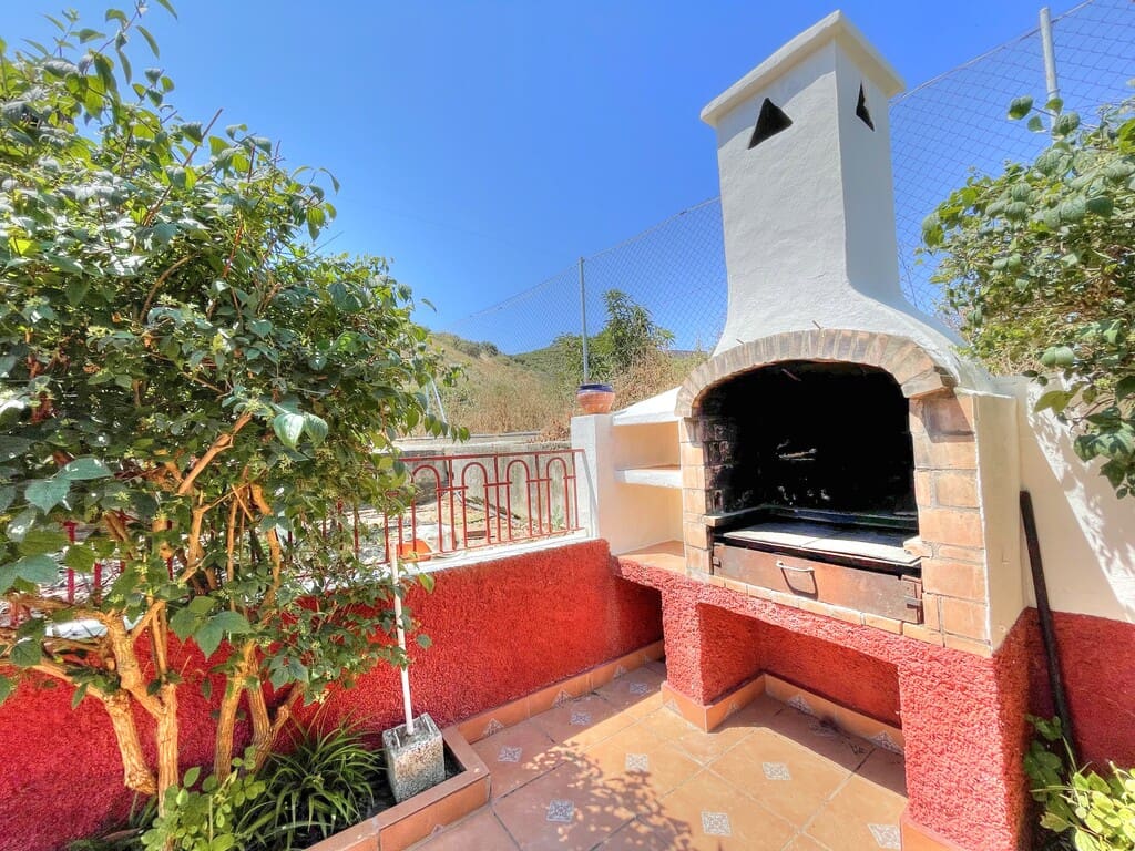 3 slaapkamer Finca/Landhuis te koop in Benamocarra met garage - € 295.000 (Ref: 9959311)