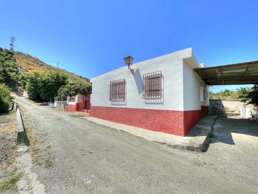 3 slaapkamer Finca/Landhuis te koop in Benamocarra met garage - € 295.000 (Ref: 9959311)