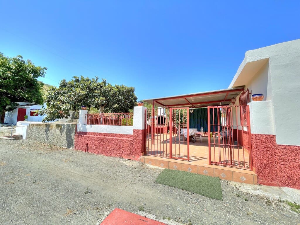 3 slaapkamer Finca/Landhuis te koop in Benamocarra met garage - € 295.000 (Ref: 9959311)