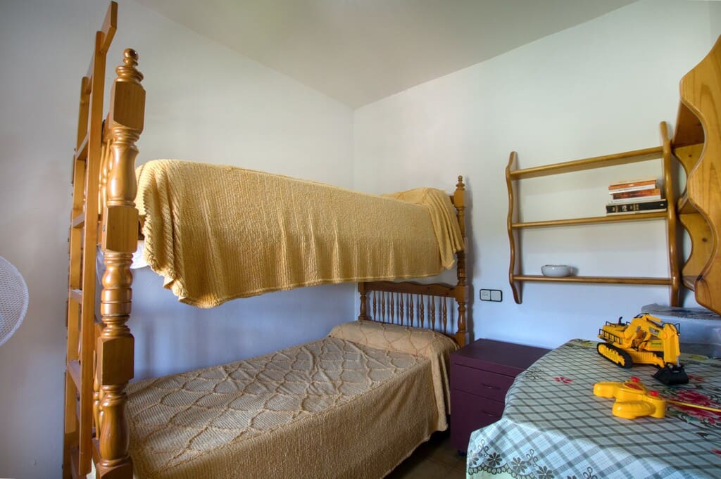 3 bedroom Finca/Country House for sale in Canillas de Aceituno with garage - € 195,000 (Ref: 9962221)