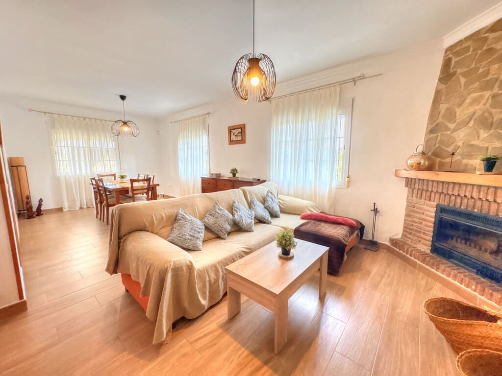 5 sovrum Finca/Hus på landet till salu i Velez-Malaga med pool - 510 000 € (Ref: 9967254)