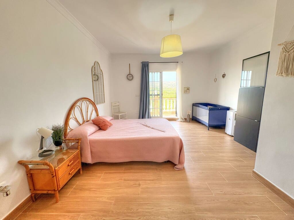 5 sovrum Finca/Hus på landet till salu i Velez-Malaga med pool - 510 000 € (Ref: 9967254)