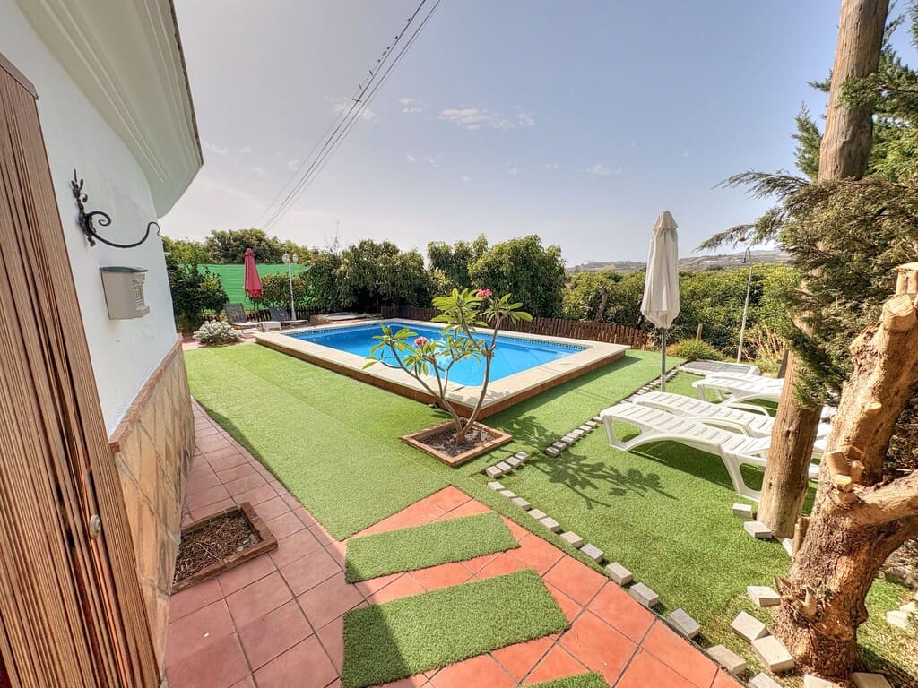 5 sovrum Finca/Hus på landet till salu i Velez-Malaga med pool - 510 000 € (Ref: 9967254)