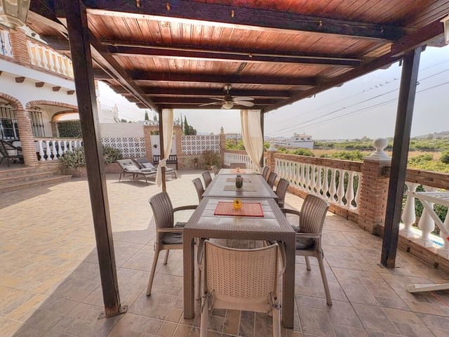 5 soveværelse Finca/Landehus til salg i Vélez-Málaga med swimmingpool - € 510.000 (Ref: 9967254)