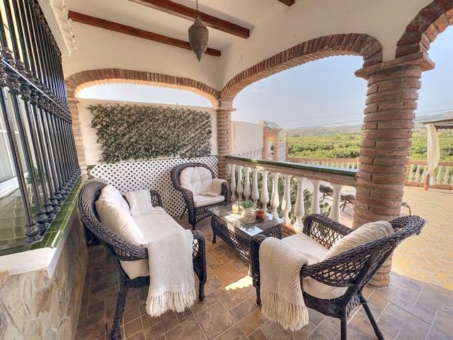 5 soveværelse Finca/Landehus til salg i Vélez-Málaga med swimmingpool - € 510.000 (Ref: 9967254)