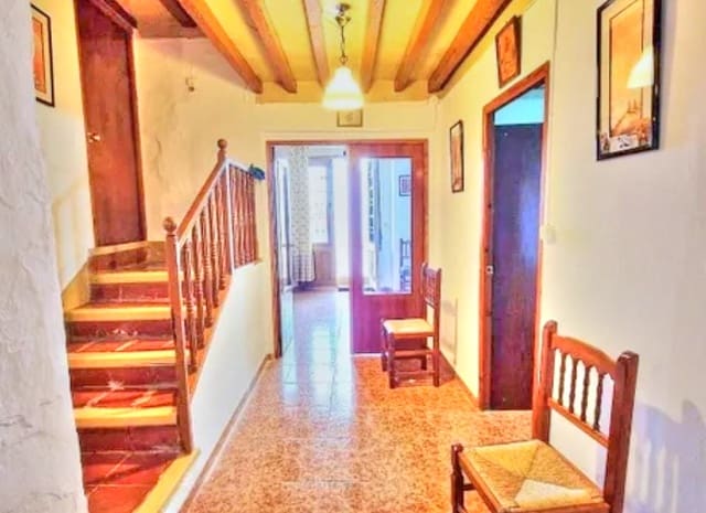 6 slaapkamer Huis te koop in Colmenar met garage - € 170.000 (Ref: 9969281)