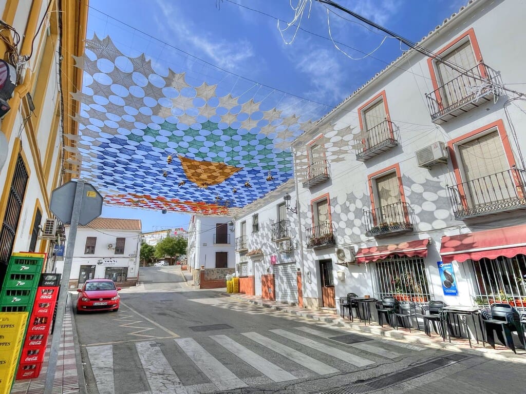 6 bedroom Townhouse for sale in Colmenar with garage - € 178,500 (Ref: 9969281)
