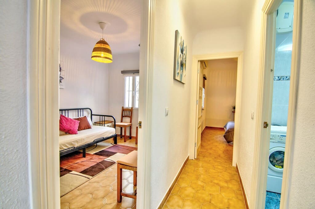 2 slaapkamer Flat te koop in Caleta de Velez met zwembad - € 295.000 (Ref: 9990282)
